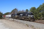 NS 3626 leads train 350 northbound on track 2